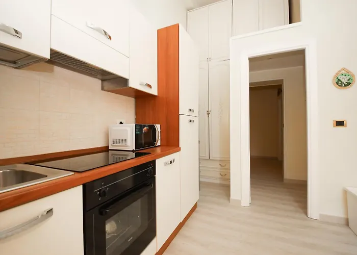 Rafael House By Ghor Apartment
